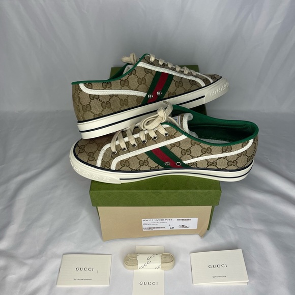 Brand New never worn 100% authentic. UK SZ 9 - Picture 13 of 13